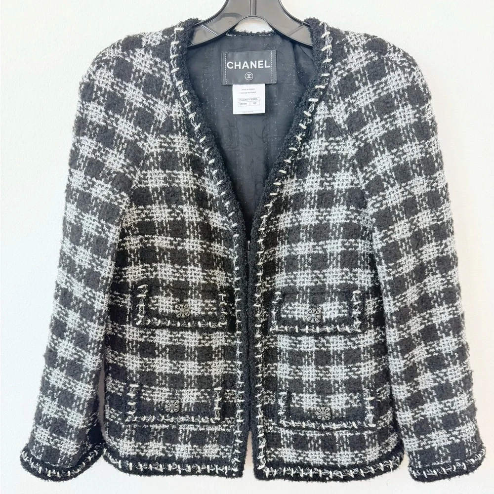 Chanel Black Silver Jacket & Skirt set CC Gripoix buttons Wool blend Vintage 40
